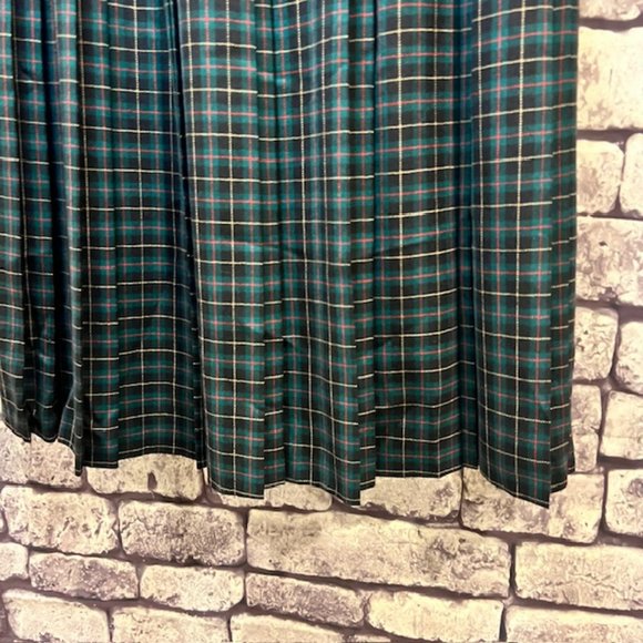 Viyella Vintage Navy, Green & Red Plaid Wool Pleated Skirt Size 12 - Picture 4 of 9